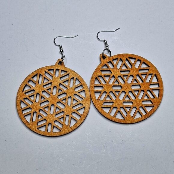 ROUND ornament style wood boho earrings - Picture 2 of 3